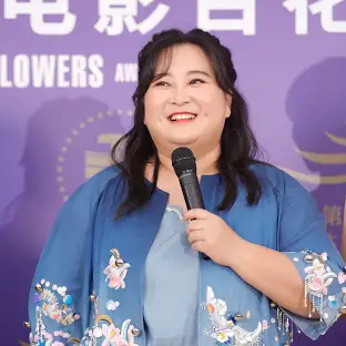 A atriz chinesa Jia Ling perde 50 kg para protagonizar e dirigir o filme